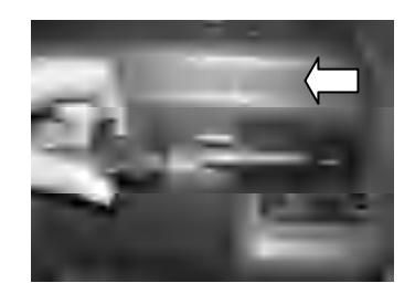 Szczegółowy widok odłączania przewodu paliwowego