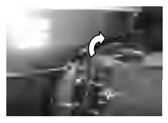 Ustawianie dźwigni blokady w górnej pozycji