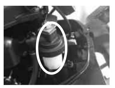 Pozycja filtra paliwa w silniku