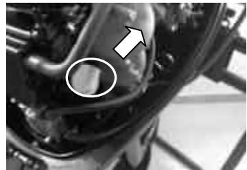 Spuszczanie oleju silnikowego do pojemnika