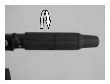 Przepustnica w zamkniętej pozycji przed zmianą na bieg wsteczny