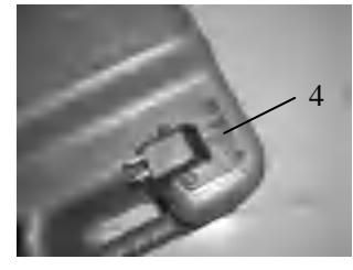 Widok z tyłu przenośnego zbiornika paliwa ze wskaźnikiem