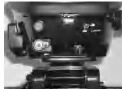 Zamykanie dźwigni zaworu paliwa