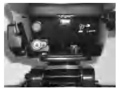 Zamykanie zaworu paliwa przed odchyleniem w górę