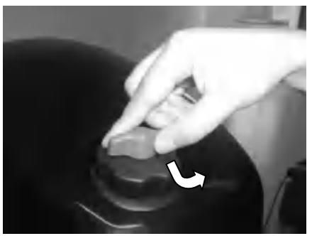 Odvzdušňovacia skrutka na vstavanej nádrži