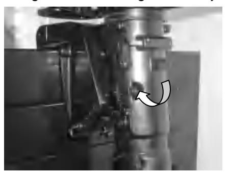 Nastavenie trenia riadenia utiahnuté v smere hodinových ručičiek