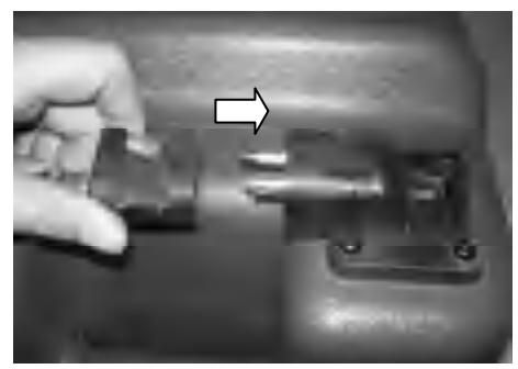 Pripojenie palivového konektora k prívesnému motoru