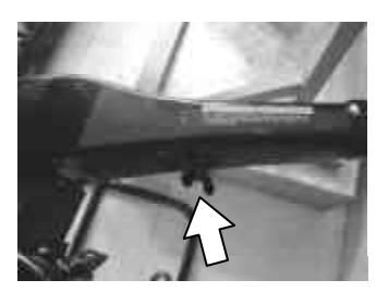 Nastavení tuhosti plynu na páce řízení