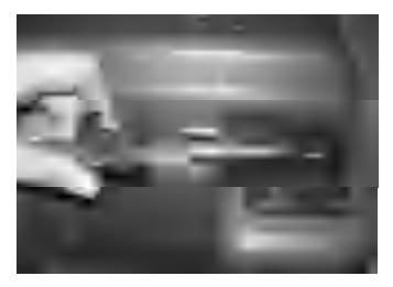 Palivová hadica odpojená od prívesného motora