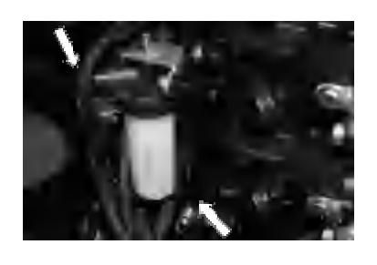 Kontrola palivových hadíc na netesnosti a trhliny