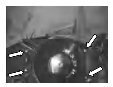 Kryt zotrvačníka odstránený, viditeľný zotrvačník