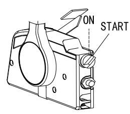 Wyłącznik główny wciśnięty w celu uruchomienia zdalnego ssania