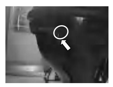 Sprawdzanie strumienia z otworu kontrolnego wody chłodzącej