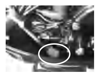 Sprawdzanie filtra paliwa pod kątem ciał obcych