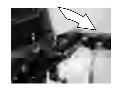 Dźwignia zmiany biegów przesunięta do przodu