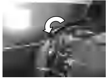 Dźwignia blokady odchylenia w położeniu zablokowanym