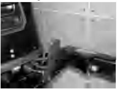 Dźwignia zmiany biegów na luzie przed odchyleniem