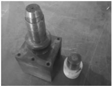 Forward gear bearing mounting tool and cover mounting tool