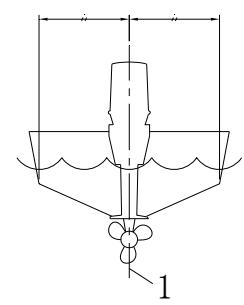 Mounting outboard motor on boat center line