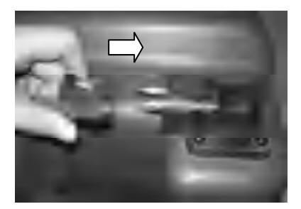 Anschließen des Kraftstoffanschlusses am Außenbordmotor