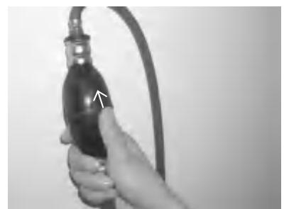 Handpumpe, die nach dem Vorpumpen fest wird
