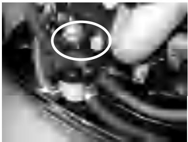 Fuel filter assembly nut removal
