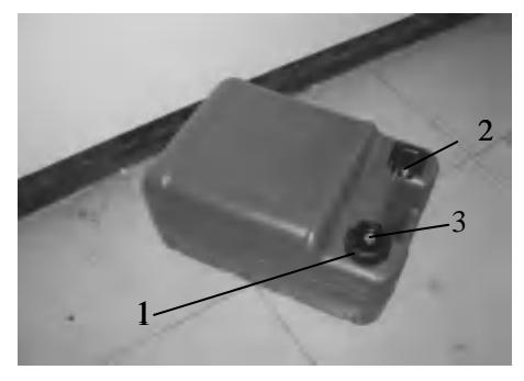 Portable fuel tank front view
