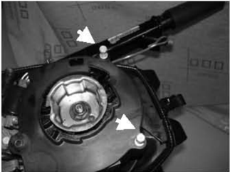 Cavo di avviamento di emergenza - rimozione del cavo dell'aria dal carburatore
